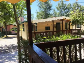 Appartement avec terrasse et piscine | Vue nature - Image 2