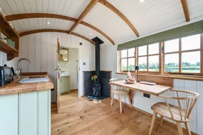 Cottage with garden - Image 4