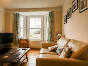Child-friendly cottage with garden | Beach view - Image 4