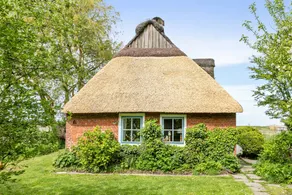 Holiday Home 'Achtern Diek' with Private Terrace, Garden and Wi-Fi - Image 2
