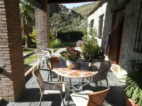 House with garden, BBQ & private pool - Image 2