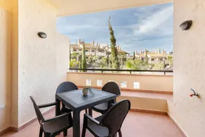 Flat with pool & terrace - Image 3