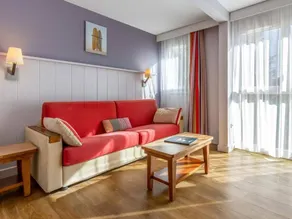 Holiday apartment with garden | Garden view - Image 4