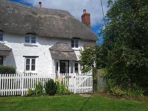 Family-friendly nice cottage with garden & barbecue | Beach view | Pet-friendly - Image 2