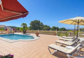 Villa with private pool, BBQ & garden | Sea view - Image 2