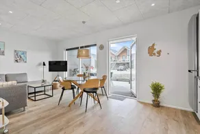 Apartment with garden, barbecue & terrace - Image 2