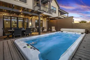 Merveilleuse maison adaptée aux familles avec piscine chauffée, jacuzzi et barbecue | Vue montagne - Image 3