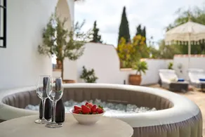 Villa 'Marvellous Private Cómpeta' with Sea View, Wi-Fi and Air Conditioning - Image 4