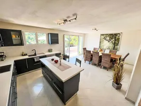 Holiday home with private pool, garden & BBQ - Image 3