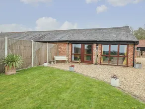 Fully equipped cottage with garden - Image 2
