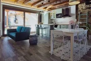 Holiday Home 'Con Encanto' with Private Garden, Balcony and Wi-Fi - Image 3