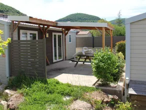 Mobile home with heated pool - Image 4