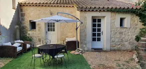 Holiday home with garden, BBQ & terrace | Pool view | Pets allowed - Image 2