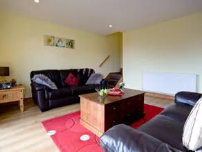 Child-friendly chalet with garden, BBQ & pool | River view | Pets are welcome - Image 5
