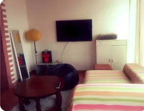 Maison de vacances adaptée aux familles avec barbecue, jardin et terrasse | Vue montagne | Proche de la plage | Idéale pour le télétravail | Avec animaux acceptés - Image 4