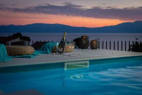 Villa con jardín, piscina y barbacoa | Vistas a la piscina - Image 3