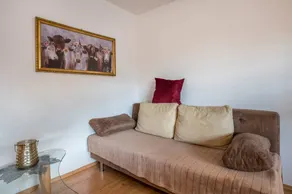 Holiday Apartment '2' with Mountain View, Balcony and Wi-Fi - Image 4