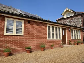Lovely cottage with garden - Image 2