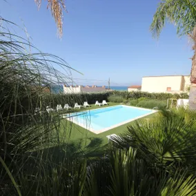 Appartement de vacances avec barbecue, piscine et jardin | Vue mer - Image 3