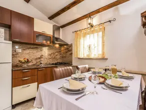 Gemütliches Ferienhaus mit Grill, privatem Pool und Garten | Haustiere erlaubt - Image 3