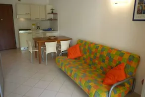 Apartment with pool, terrace & garden - Image 3