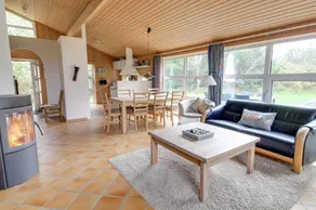 Fully equipped lovely house with terrace, garden & sauna | Pet-friendly - Image 4
