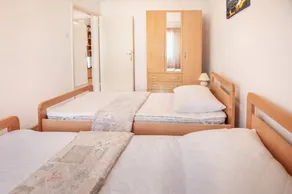 Holiday apartment with barbeque | Sea view - Image 3