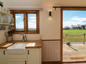 Casa rural con jardín y jacuzzi - Image 4