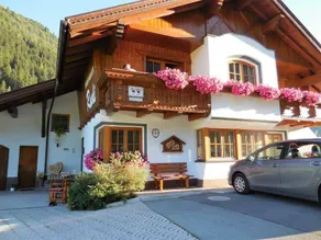Family-oriented charming holiday apartment with garden & terrace - Image 2
