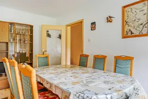 Children-friendly nice house with garden & pool | Mountain view - Image 4