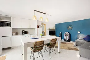 Holiday Home 'Serena Vista' with Mountain View, Wi-Fi, and Air Conditioning - Image 3