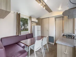 Holiday home with pool, terrace & garden - Image 3