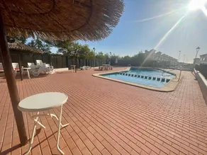 Maison de vacances avec terrasse, jardin et piscine | Vue jardin - Image 4