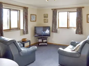 Cottage with garden & barbeque - Image 2