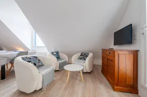 Children-friendly charming flat with terrace, barbeque & garden | Sea view | Close to the beach | Suitable for remote work - Image 3
