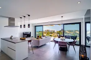 Appartement de vacances avec terrasse, jardin et internet haut débit | Vue mer - Image 2
