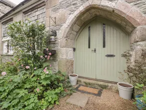 Cottage with garden - Image 2