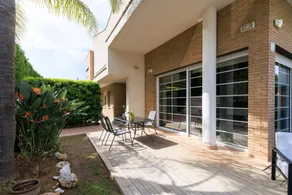 Fully equipped villa with terrace, private pool & garden - Image 4