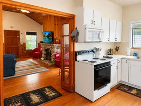 Holiday home with terrace, BBQ & garden | Suitable for remote work - Image 5