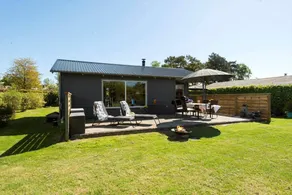 House with barbeque & terrace - Image 2