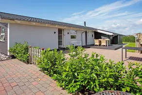 Fully equipped house with garden & terrace - Image 4