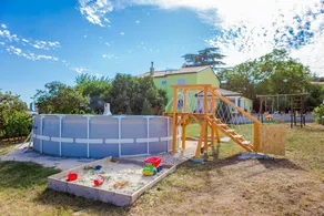 House with pool, terrace & BBQ - Image 4