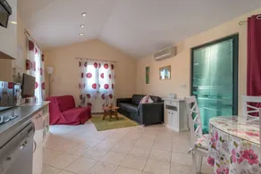 Child-friendly dedicated room with terrace & pool | Dogs allowed - Image 3