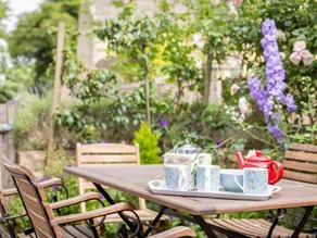 Cottage with garden & BBQ - Image 2