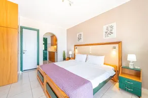 Aparthotel with terrace & pool | Sea view - Image 3