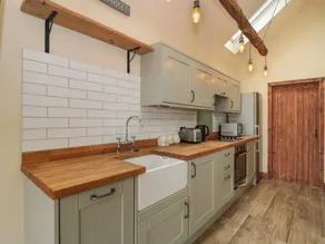 Cottage with garden - Image 3