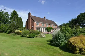Cottage avec barbecue, jardin et jacuzzi - Image 2