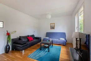 House with garden - Image 2