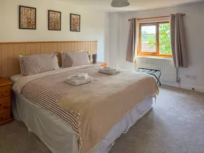Cottage with garden, pool & hot tub | River view - Image 4