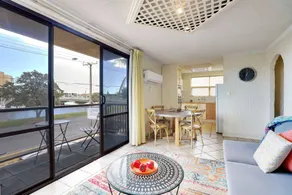 Family-friendly nice apartment | Lake view | Beach nearby | Suitable for remote work - Image 2